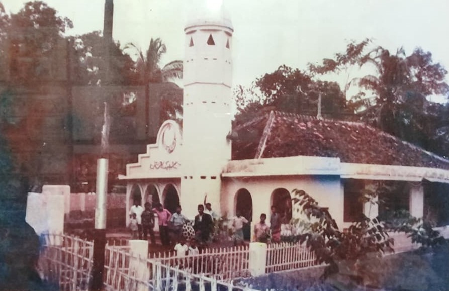 Masjid Merah Awal Berdiri